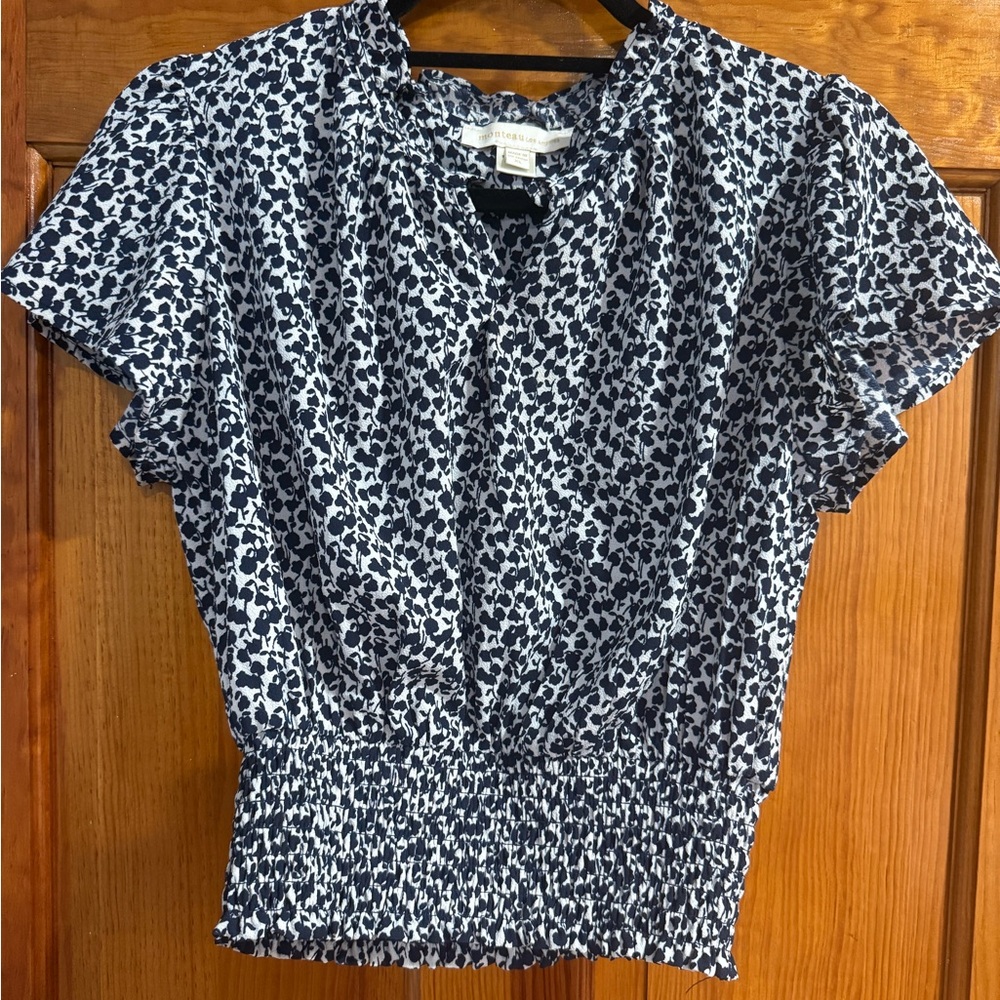 Women's Navy Blue and White Patterned Top